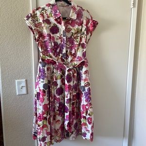 Eliza J beautiful dress colorful